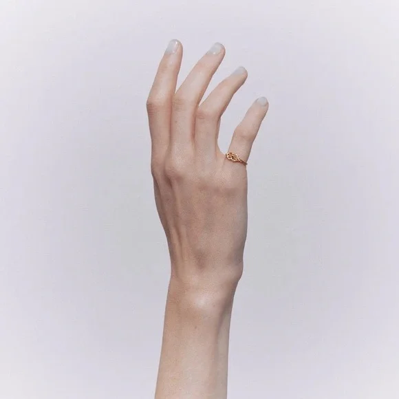 NEW IN BOX Cleopatra’s Bling LOVER’S KNOT PINKY RING - 18K GOLD PLATED/ Size 5 - Picture 2 of 12